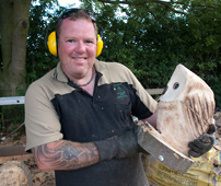 chainsaw_sculptor_2