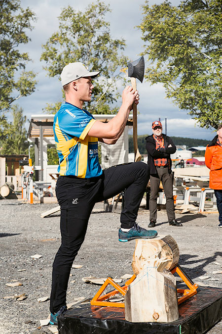 Den hyvlade asppanelen ger ett ljust intryck i keramikverkstaden i Brygghuset, huset rymmer även ett slungrum och ett bryggrum.